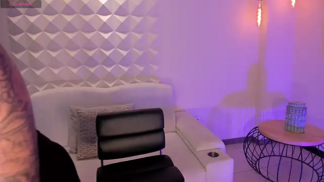 EveBensonX online show from January 6, 2026, 12:20 pm