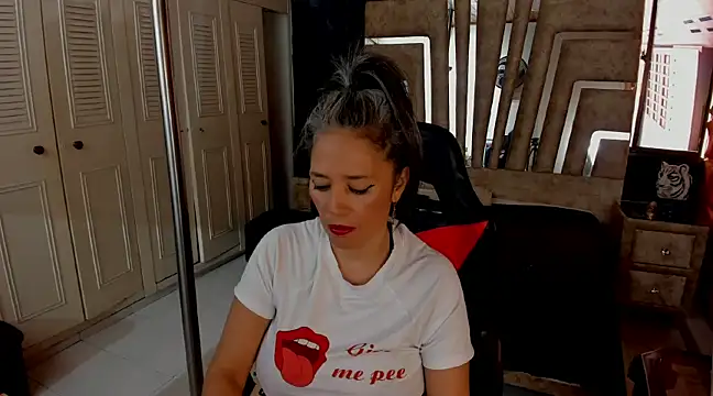 Snapshot of cute_sassy chatting on January 12, 2025, 5:11 pm cute sassy online show from January 12, 2025, 5:11 pm