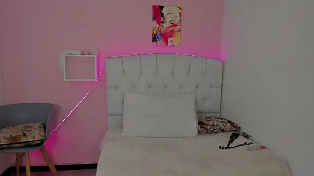 18candys online show from February 20, 2026, 10:21 pm