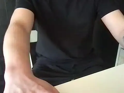 Hottie-James01 online show from March 1, 2026, 12:18 pm