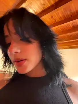 Ale Lewis online show from December 2, 2025, 10:05 pm