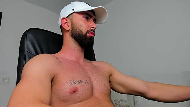 Snapshot of MichaelMasterss chatting on December 18, 2024, 11:40 pm MichaelMasterss online show from December 18, 2024, 11:40 pm