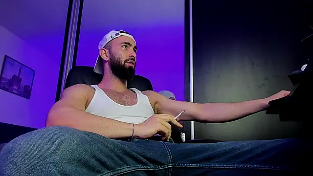 Snapshot of MichaelMasterss chatting on February 28, 2025, 10:06 pm MichaelMasterss online show from February 28, 2025, 10:06 pm