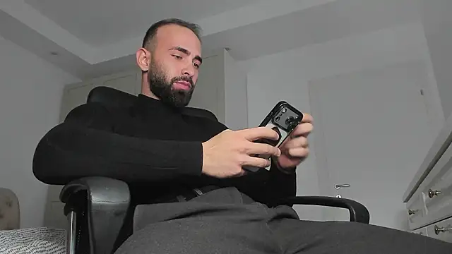 MichaelMasterss online show from February 8, 2026, 8:34 pm