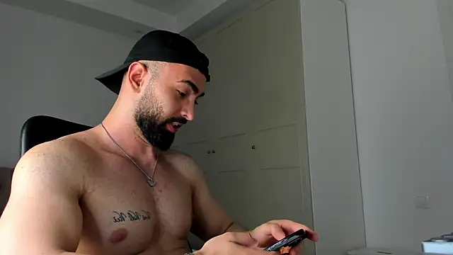 MichaelMasterss online show from April 9, 2026, 8:03 pm