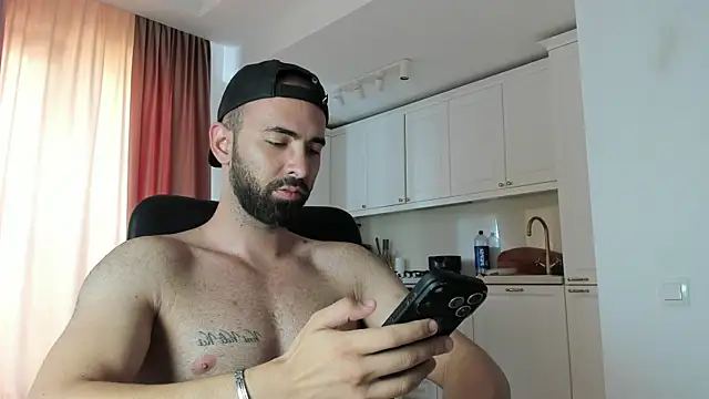 MichaelMasterss online show from July 17, 2026, 12:45 pm