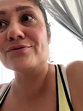 Snapshot of gabiTetas chatting on October 5, 2025, 5:00 pm gabiTetas online show from October 5, 2025, 5:00 pm