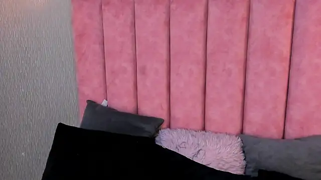 Snapshot of Alexa_Thaylor_ chatting on November 4, 2025, 3:00 pm Alexa Thaylor online show from November 4, 2025, 3:00 pm