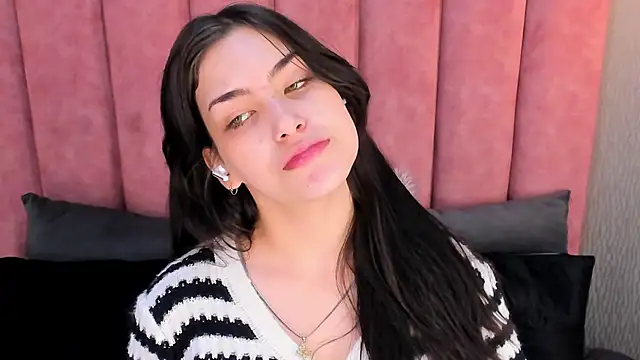 Snapshot of Alexa_Thaylor_ chatting on November 8, 2025, 2:39 pm Alexa Thaylor online show from November 8, 2025, 2:39 pm