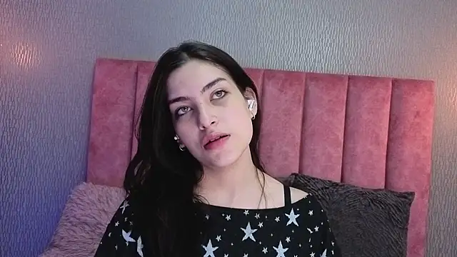 Alexa Thaylor  online show from March 18, 2026, 3:59 pm