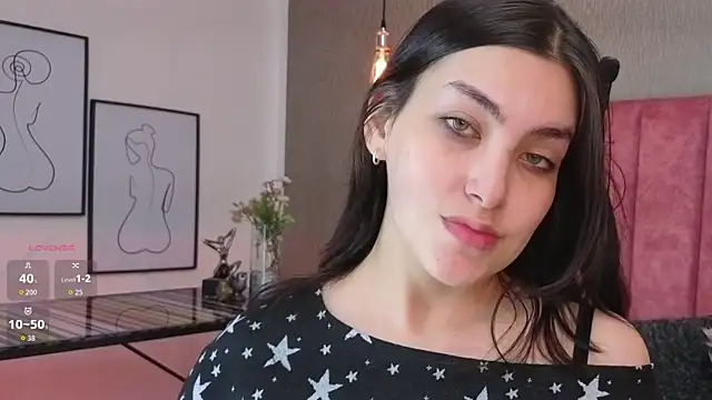 Alexa Thaylor  online show from April 15, 2026, 4:03 pm