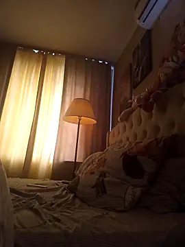 Snapshot of ROXOLANAA_SEXY chatting on March 3, 2026, 7:36 am ROXOLANAA SEXY online show from March 3, 2026, 7:36 am