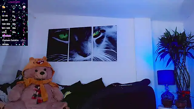 Sophiesweet5 online show from September 29, 2025, 12:16 am