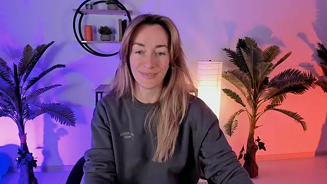 Snapshot of RebeccaMartinez chatting on January 17, 2025, 5:32 am RebeccaMartinez online show from January 17, 2025, 5:32 am