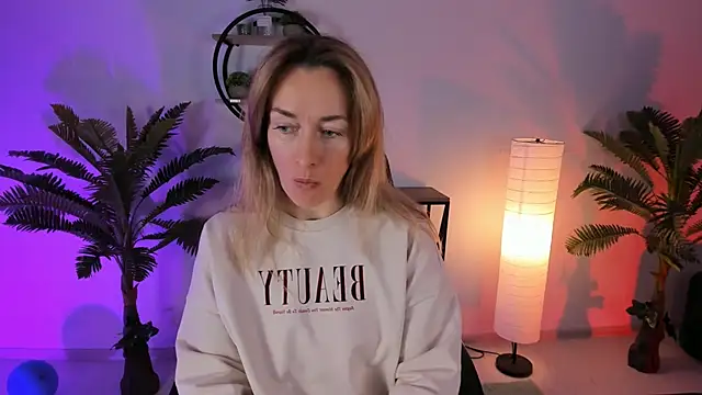 Snapshot of RebeccaMartinez chatting on March 2, 2025, 5:33 am RebeccaMartinez online show from March 2, 2025, 5:33 am