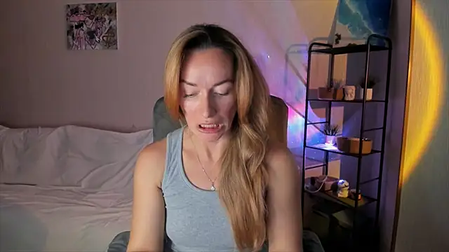 Snapshot of RebeccaMartinez chatting on October 5, 2025, 11:19 am RebeccaMartinez online show from October 5, 2025, 11:19 am