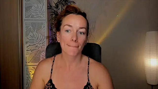 Snapshot of RebeccaMartinez chatting on July 6, 2026, 10:56 am RebeccaMartinez online show from July 6, 2026, 10:56 am