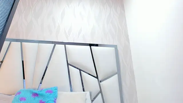 kimberly7  online show from October 6, 2025, 11:40 am