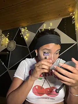 Snapshot of emilyharber chatting on October 5, 2025, 7:12 pm emilyharber online show from October 5, 2025, 7:12 pm