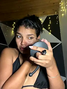 Snapshot of emilyharber chatting on October 21, 2025, 7:58 pm emilyharber online show from October 21, 2025, 7:58 pm