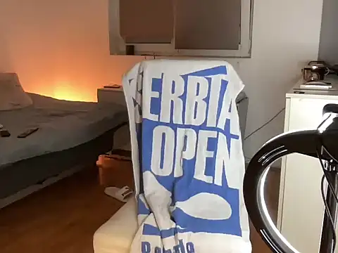 alejandrobgxh online show from October 21, 2025, 4:19 pm