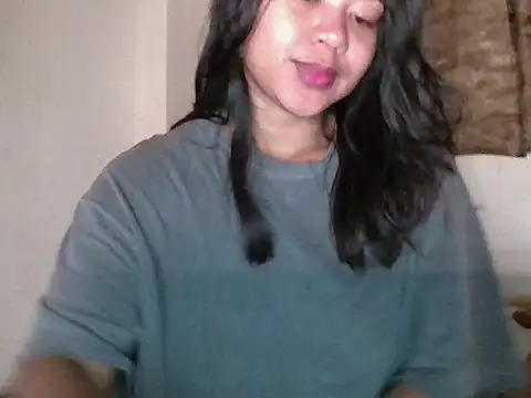 Snapshot of _smiling4u_ chatting on May 7, 2026, 7:08 pm smiling4u online show from May 7, 2026, 7:08 pm