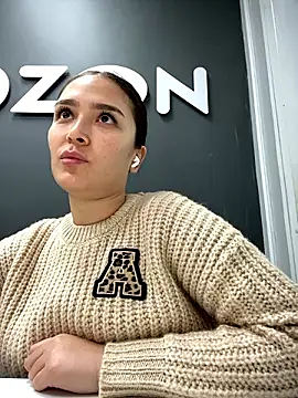 Snapshot of Sweet_Lollypop chatting on December 1, 2024, 4:51 pm Sweet Lollypop online show from December 1, 2024, 4:51 pm