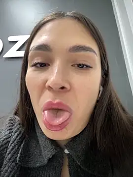 Snapshot of Sweet_Lollypop chatting on February 7, 2025, 6:35 am Sweet Lollypop online show from February 7, 2025, 6:35 am