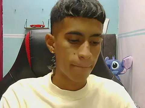 Angelstripboy online show from May 1, 2026, 3:55 am