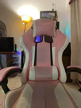 Snapshot of LittleBabyCat22 chatting on December 18, 2025, 3:56 am LittleBabyCat22 online show from December 18, 2025, 3:56 am