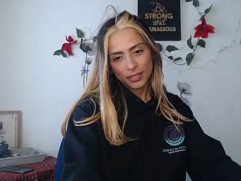 Liamiler01  online show from December 18, 2024, 3:55 pm