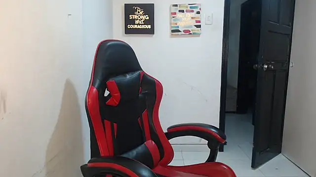 Liamiler01  online show from October 30, 2025, 12:56 am