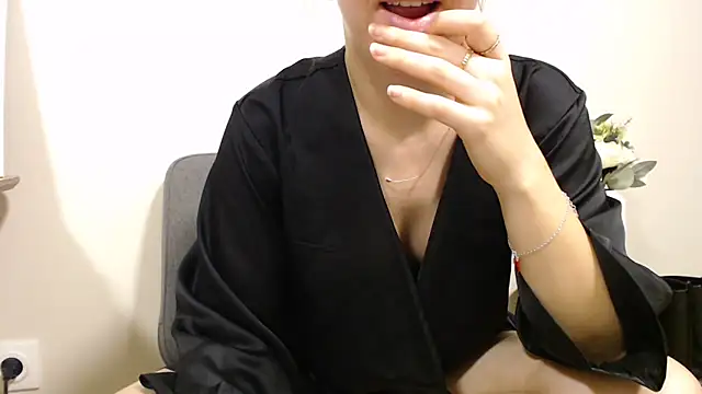 ninfa2000 online show from February 25, 2026, 10:30 pm