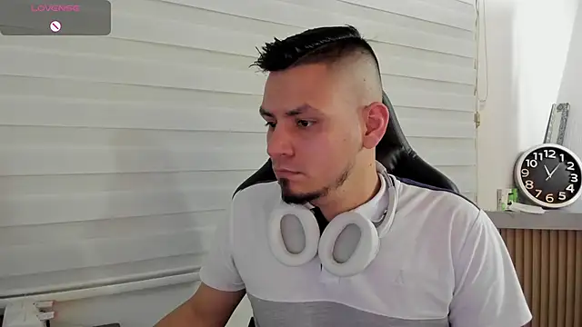 Snapshot of Rick_Diesel_ chatting on February 21, 2026, 4:02 am Rick Diesel online show from February 21, 2026, 4:02 am