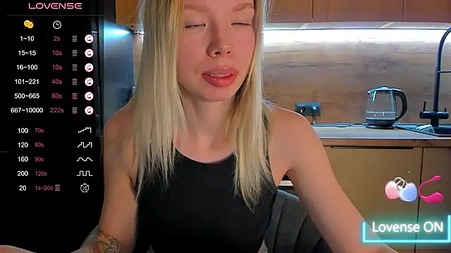 Snapshot of Olivia_Bells chatting on February 21, 2026, 9:38 pm Olivia Bells online show from February 21, 2026, 9:38 pm