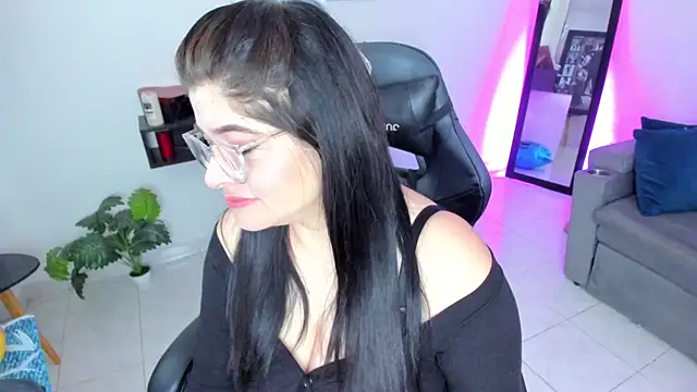 Snapshot of BellaFlaming chatting on September 19, 2025, 11:11 am BellaFlaming online show from September 19, 2025, 11:11 am