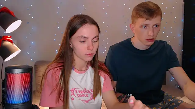 juliaanddima online show from February 17, 2025, 12:21 am