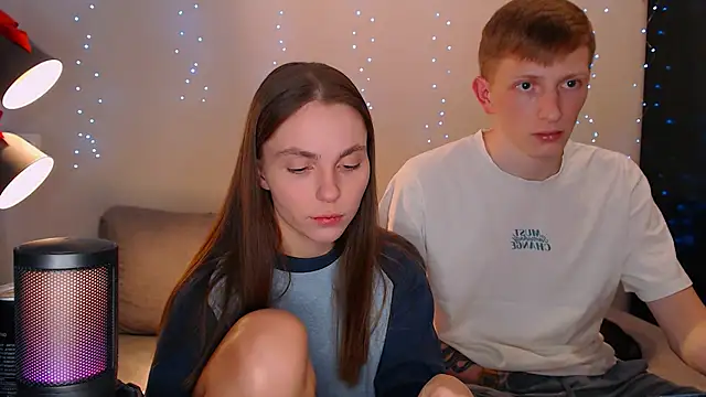 juliaanddima online show from February 27, 2025, 8:53 pm