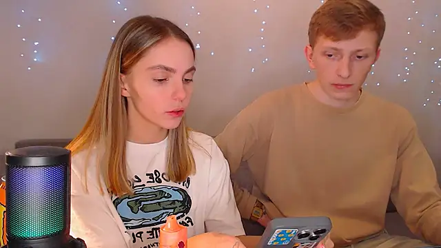 juliaanddima online show from March 20, 2025, 9:24 pm