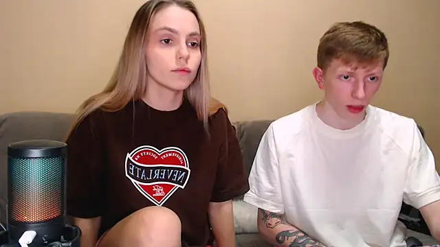 juliaanddima online show from February 13, 2026, 11:12 pm