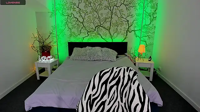 Snapshot of Linda_EX chatting on October 2, 2025, 5:58 am Linda EX online show from October 2, 2025, 5:58 am