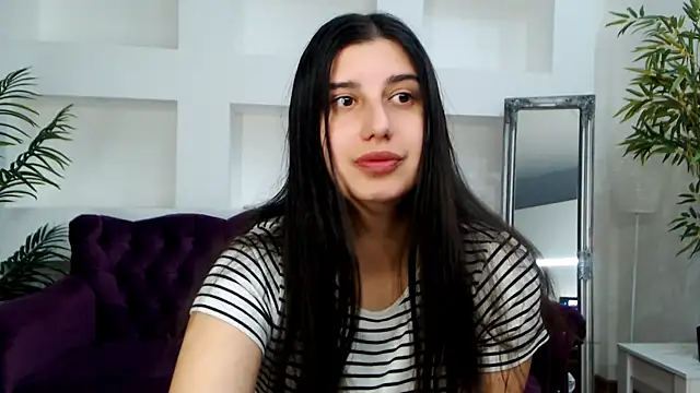 Linda EX online show from April 15, 2026, 6:42 am