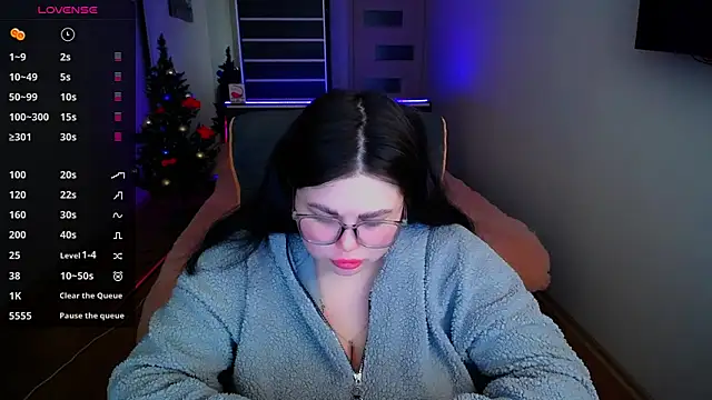 Emily Mo online show from December 14, 2024, 6:35 am