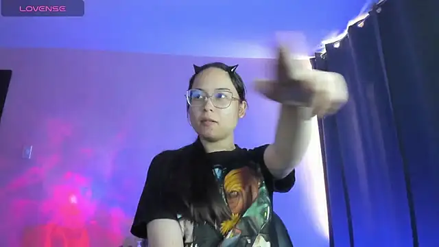 shantalc3rezo online show from November 3, 2025, 8:43 pm