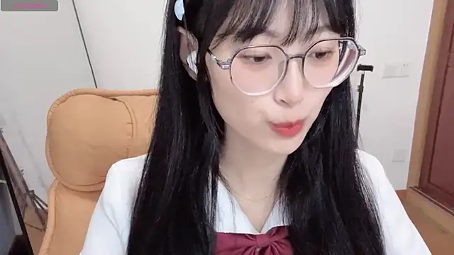 Snapshot of 4uoki chatting on September 21, 2025, 2:19 pm 4uoki online show from September 21, 2025, 2:19 pm