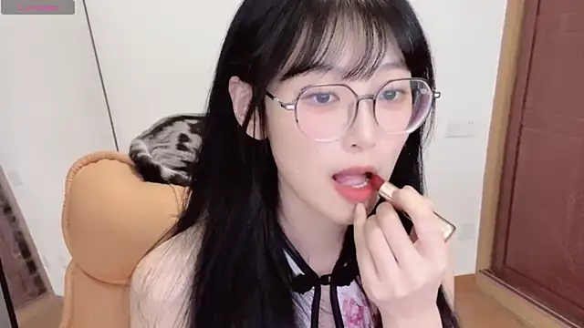 Snapshot of 4uoki chatting on October 11, 2025, 5:00 pm 4uoki online show from October 11, 2025, 5:00 pm