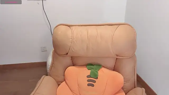 Snapshot of 4uoki chatting on November 15, 2025, 4:25 pm 4uoki online show from November 15, 2025, 4:25 pm