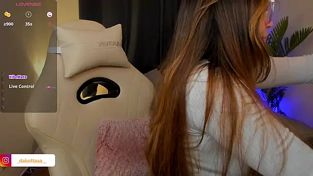 dakottaa  online show from January 16, 2026, 11:31 pm