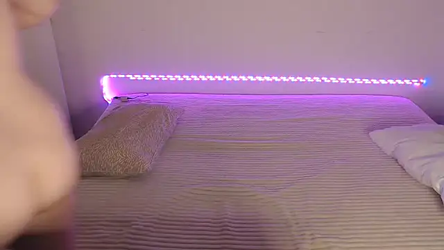 Snapshot of Karolina_love_ chatting on October 31, 2025, 5:36 pm Karolina love online show from October 31, 2025, 5:36 pm