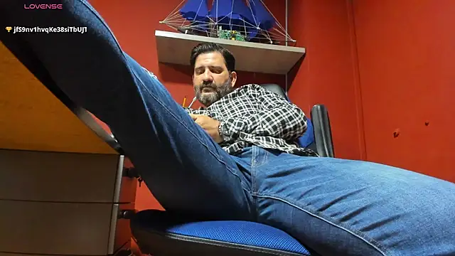 Maxi TheBigDaddy online show from March 18, 2025, 3:10 pm